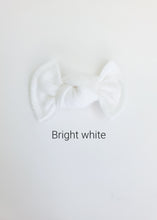 Load image into Gallery viewer, Bright White | mini bow
