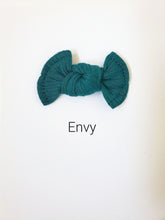 Load image into Gallery viewer, Envy | mini bow
