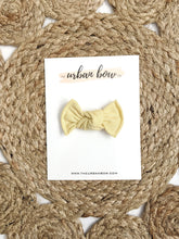 Load image into Gallery viewer, Buttercup | Mila Bow

