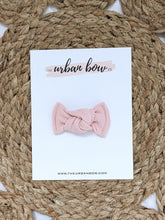 Load image into Gallery viewer, Pretty In Pink | mini bow

