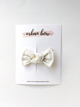 Load image into Gallery viewer, Vintage Floral | Mila Bow
