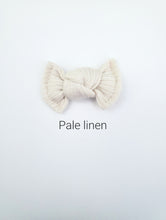 Load image into Gallery viewer, Pale Linen | mini bow
