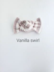 Vanilla Swirl | mini bow