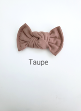 Load image into Gallery viewer, Taupe | mini bow
